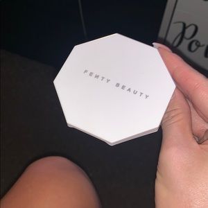 Fenty killawatt highlighter